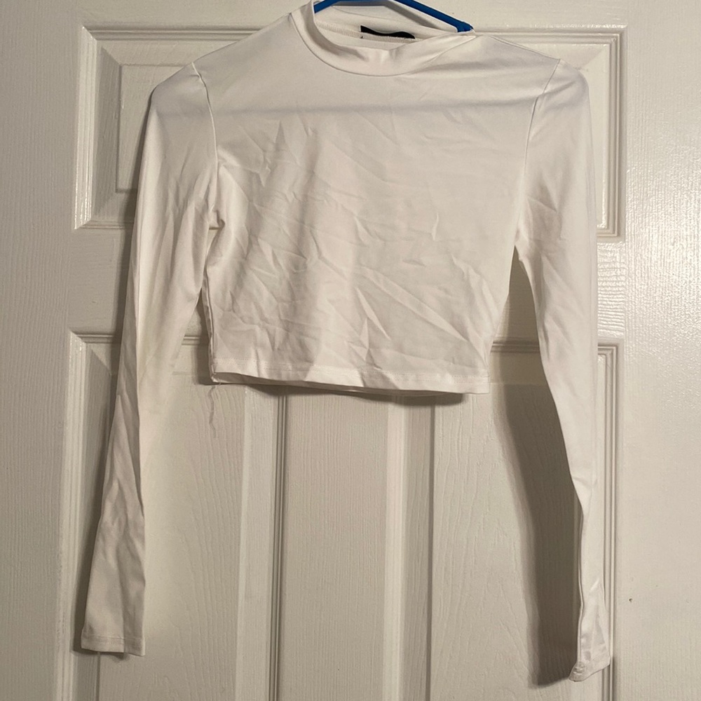 White long sleeve crop top